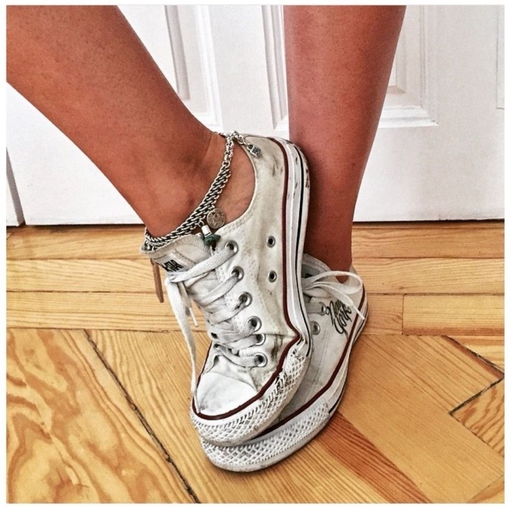 White low top Converse Sneakers Athletic Casual Classic